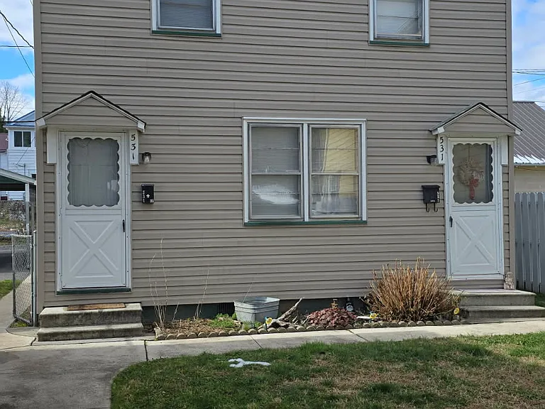 531 Avenue B — Photo 1