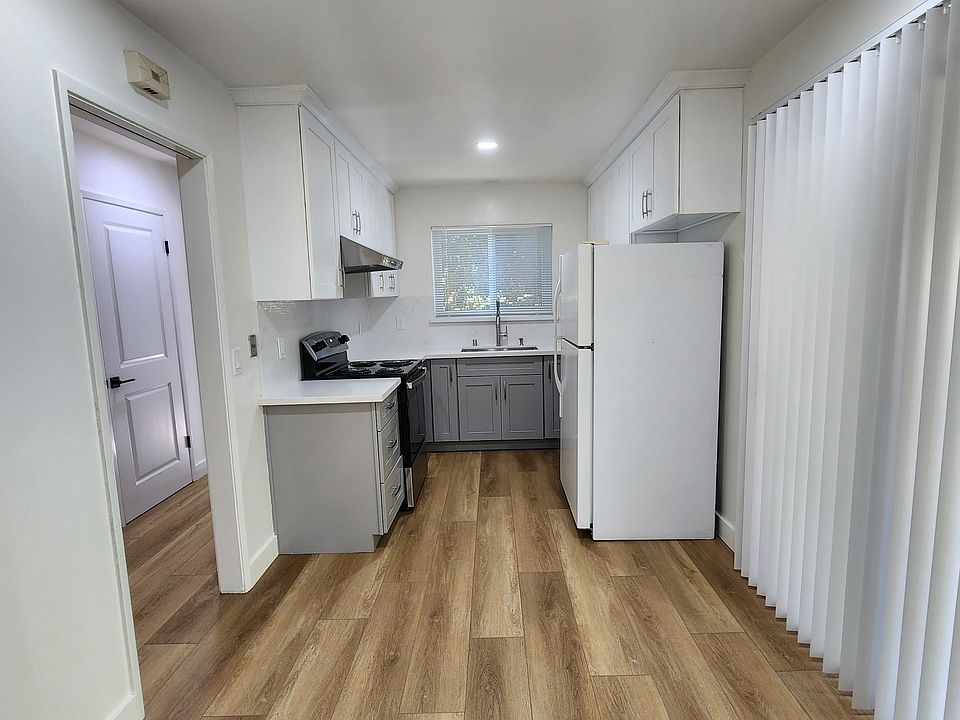 1st image of 10331 Lockwood Dr #B