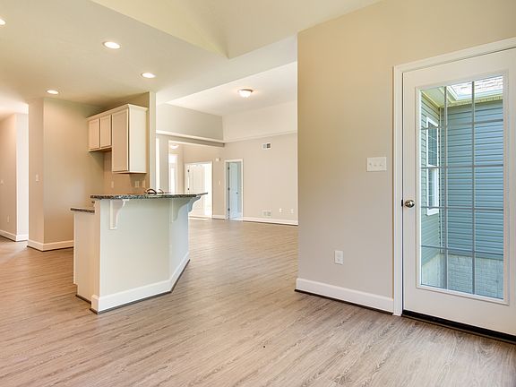 Kitchen-Similar Photo