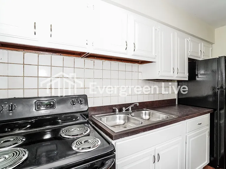 4420 Allen Dr — Photo 8