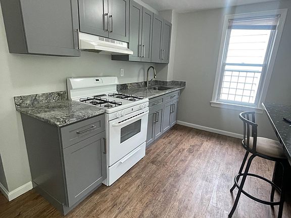 3rd image of 98 N 19th St #2-3