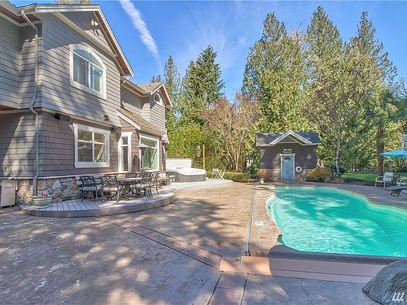 5th image of 1838 236th Ave NE