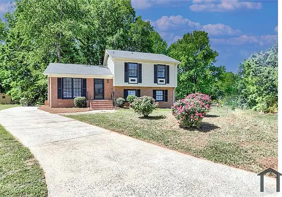 305 Red Roan Pl — Photo 15