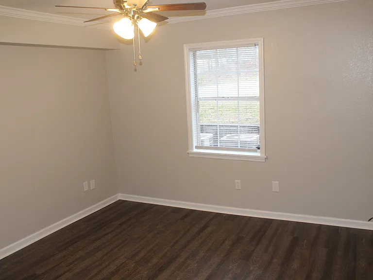 432 N Chestnut St #7 — Photo 8
