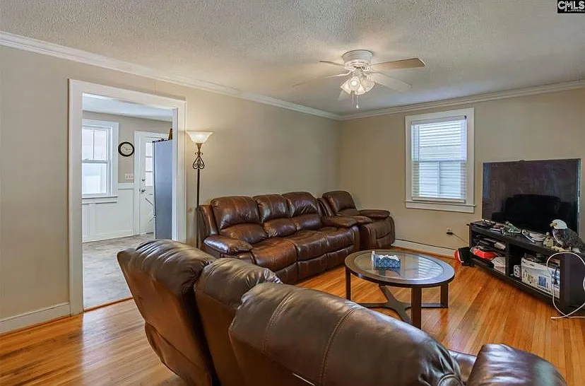 4 bed, 2154 sqft, $3,400 — Photo 4