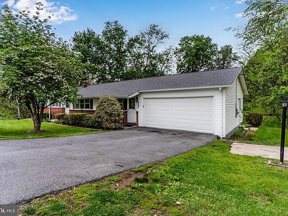 2nd image of 2228 Kohn Rd