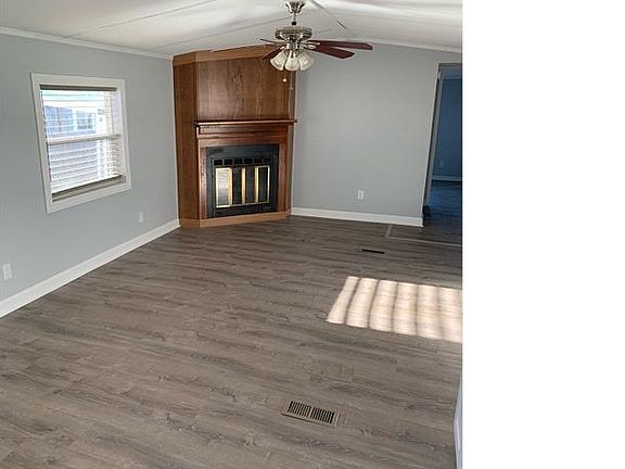 5th image of 104 Sparrow St