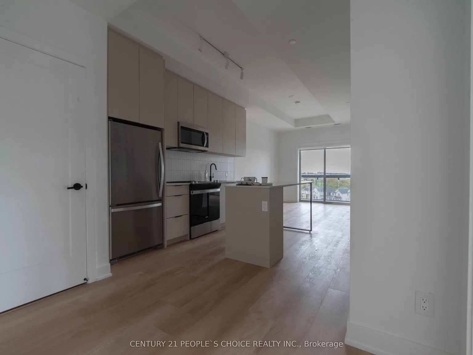 3 bed, $3,600 — Photo 3