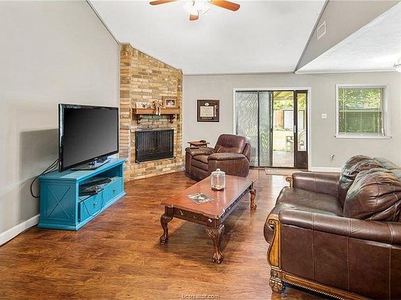 2nd image of 2702 Pedernales Dr