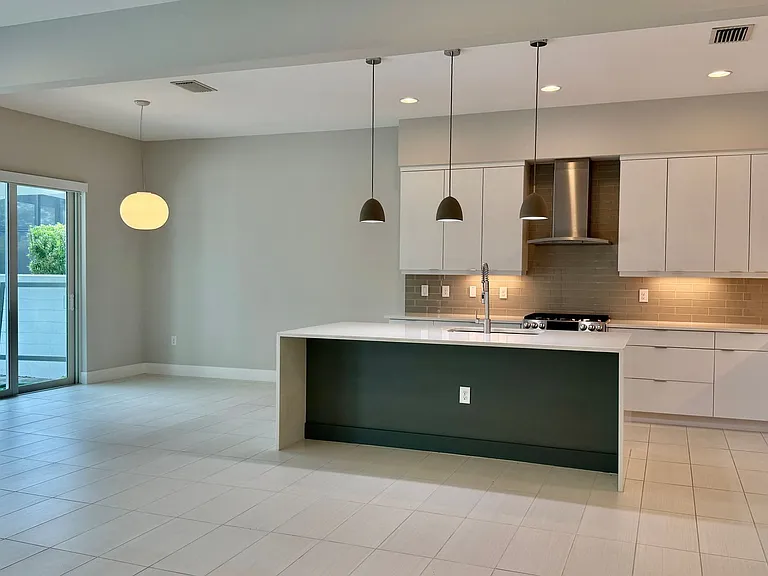 7744 Sandhill Lake Dr — Photo 2