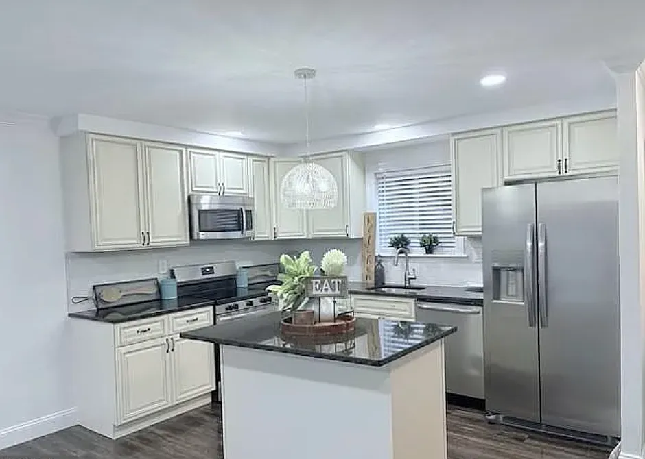 1 bed, 830 sqft, $1,750 — Photo 3