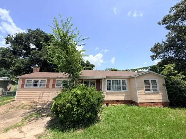 2815 Roselawn Dr, Natchez, MS 39120