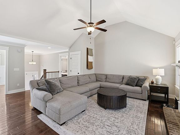5th image of 9034 Wood Dale Ln