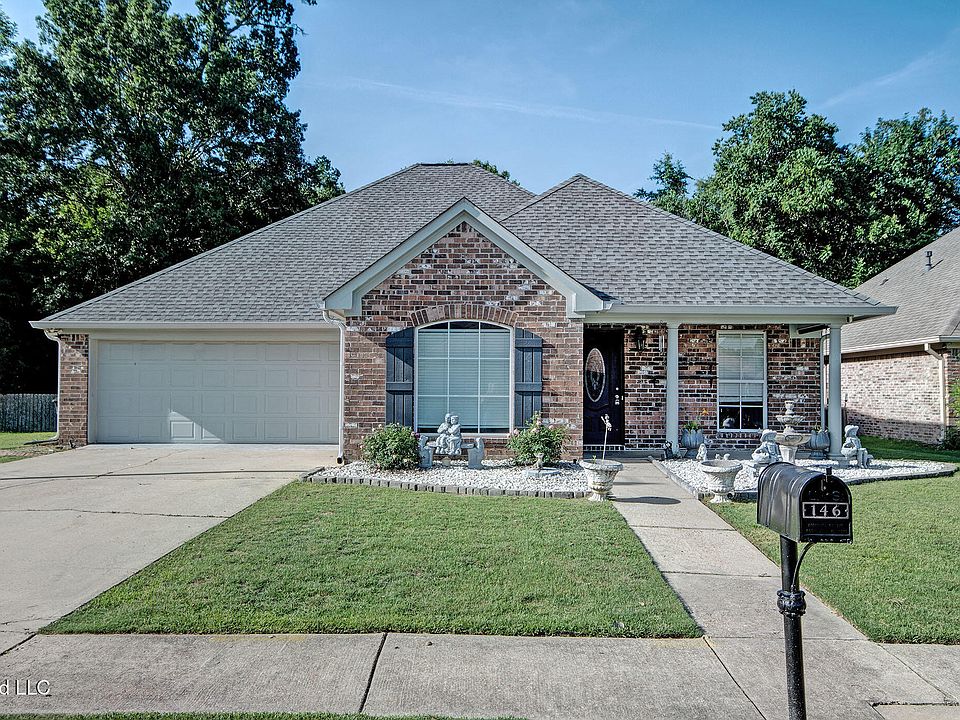 1st image of 146 Blackstone Cir