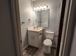 18 Orchard View Ct, Belleville, IL 62221