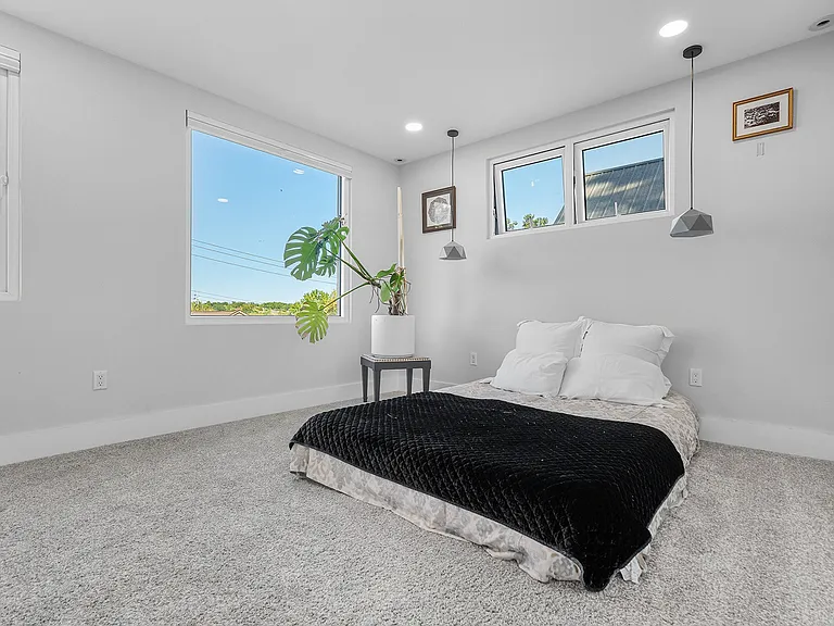 5454 Black St — Photo 15