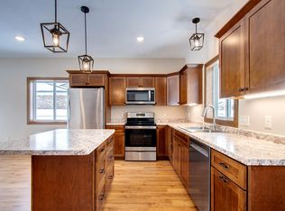 411 Bullis St, Kenyon, MN 55946