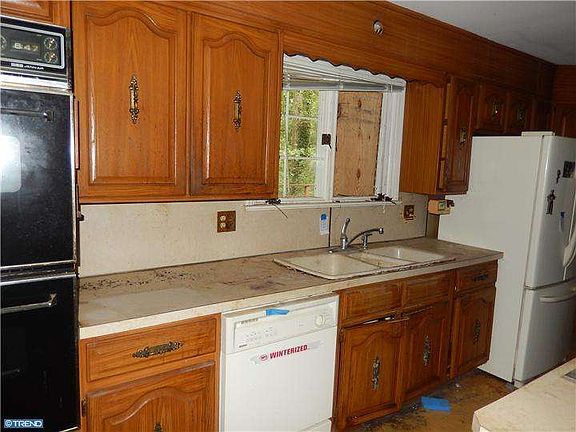 5th image of 111 Chestnut Ave