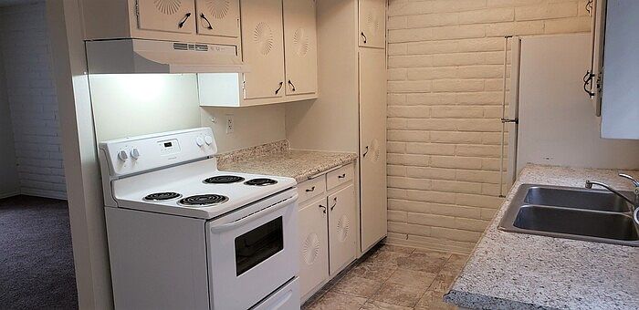 1st image of 403 Graceland Dr SE
