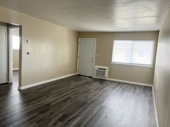 512 W Tregallas Rd APT 8