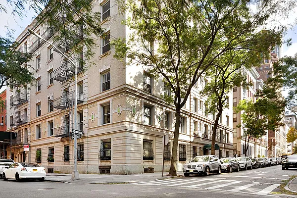 Sold by Compass | media 7