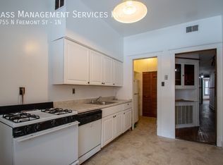 3755 N Fremont St #1N, Chicago, IL 60613