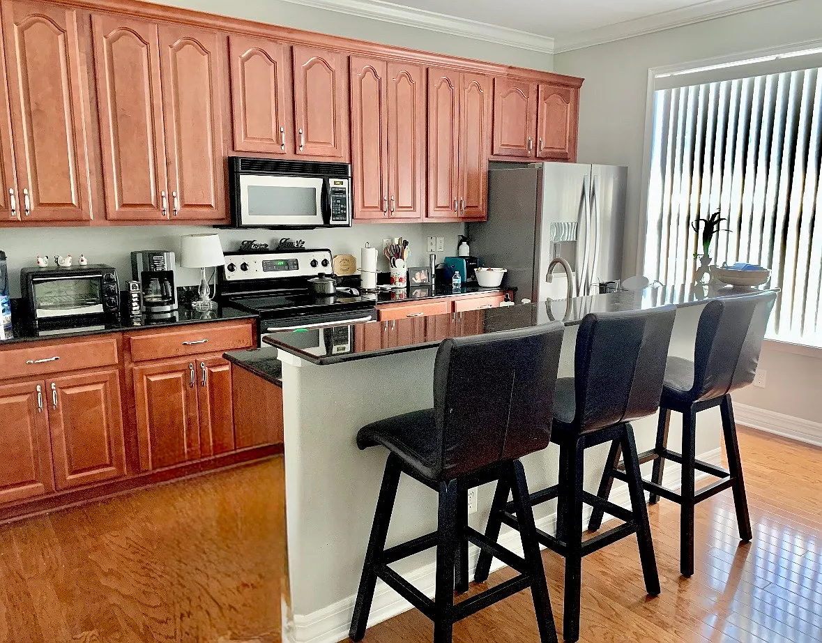 3 bed, 1580 sqft, $3,599 — Photo 4