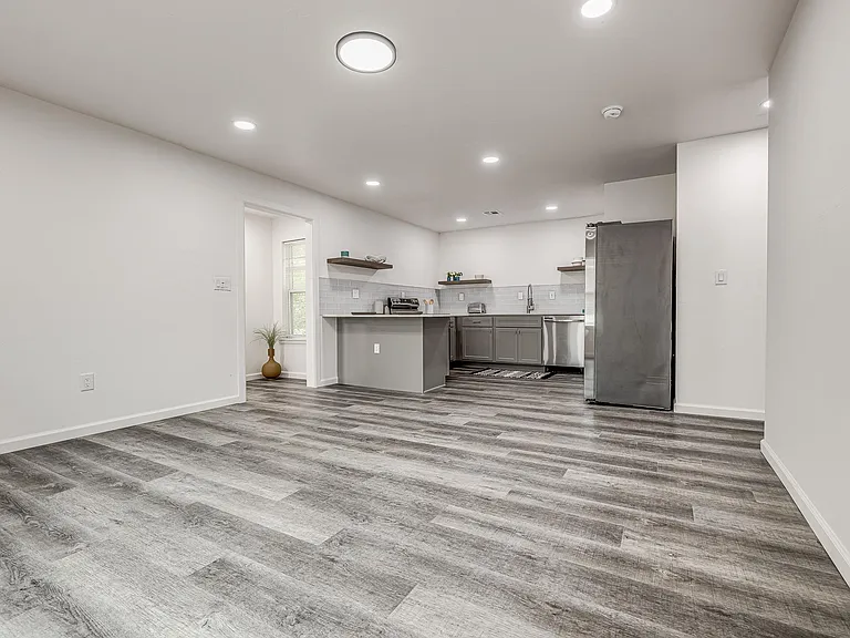 3025 SW 19th St — Photo 5