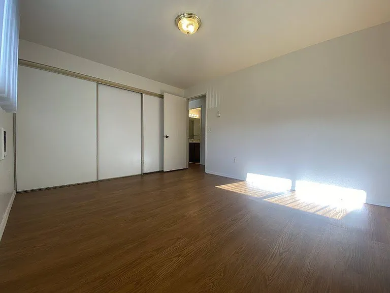 2487 NE Kerr St #12 — Photo 5