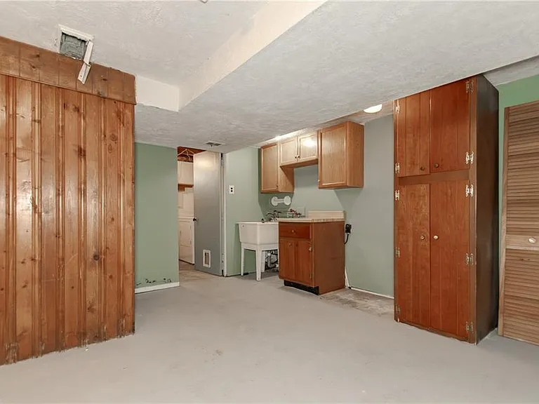 1752 Brainard Rd — Photo 27