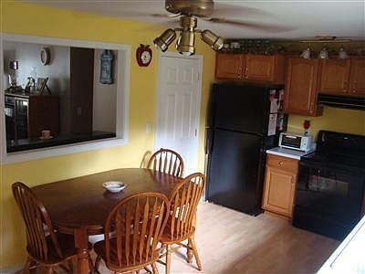 5th image of 520 Damian St