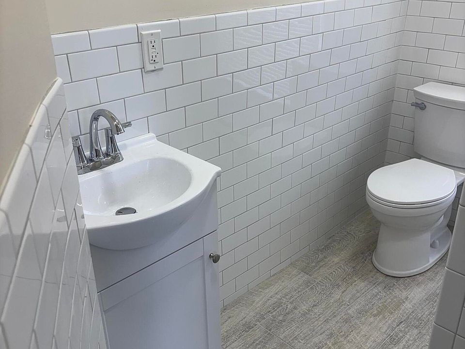 2nd image of 178 Broad St APT D