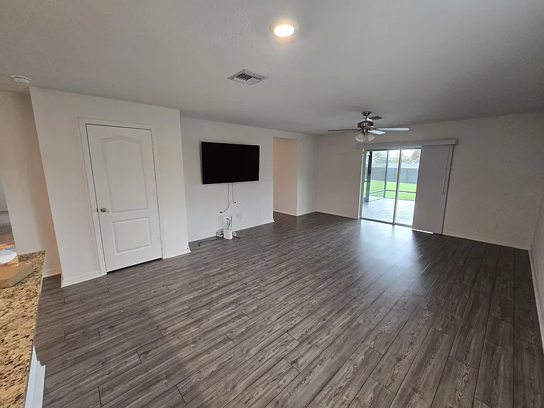 2198 SW Algiers St — Photo 35
