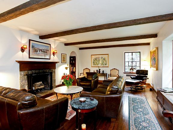 5th image of 1375 Hanover St