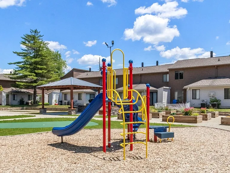 The Preserve on Allisonville Townhomes — Photo 21