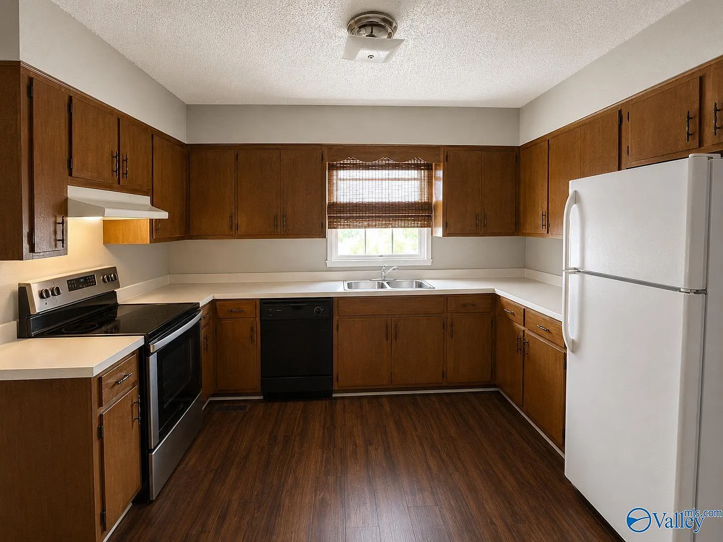 1 bed, 1.0 bath, 1612 sqft, $825 — Photo 4