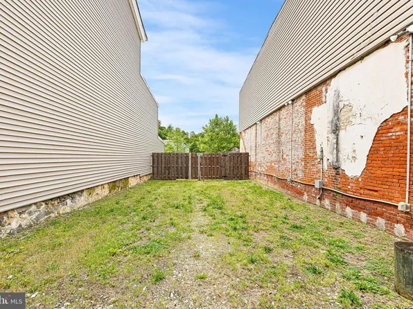 42 Clinton St, Delaware City, DE 19706