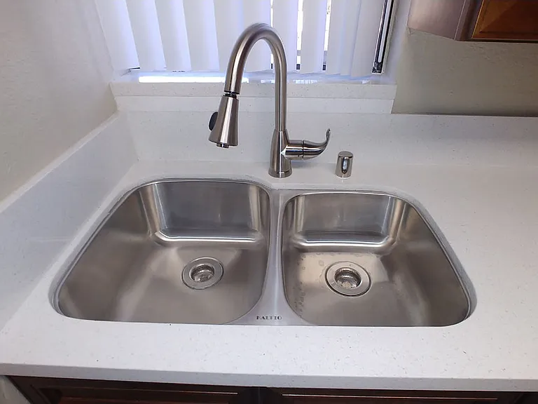 Five Star Suites — Photo 148