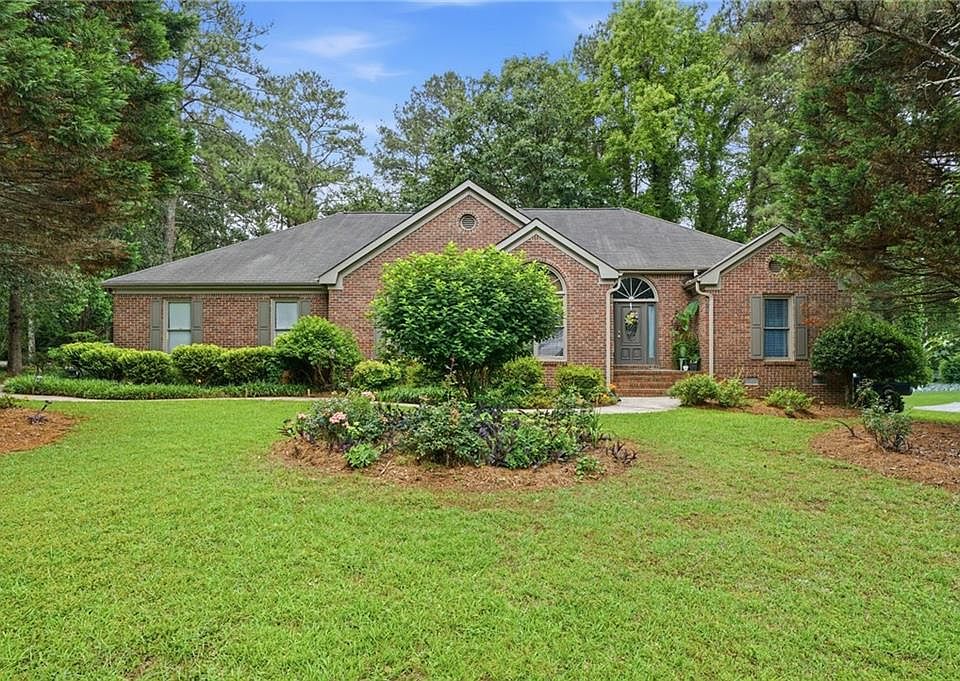 1st image of 1286 Lake Forest Ln