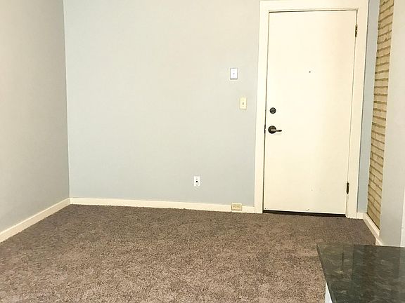 3rd image of 606 E 15th St APT 26