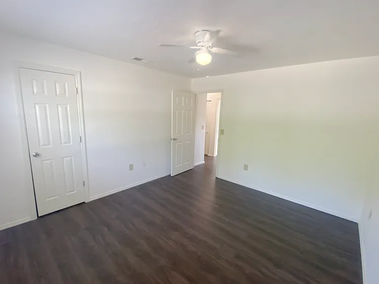 3906 SW 26th Terrace — Photo 6