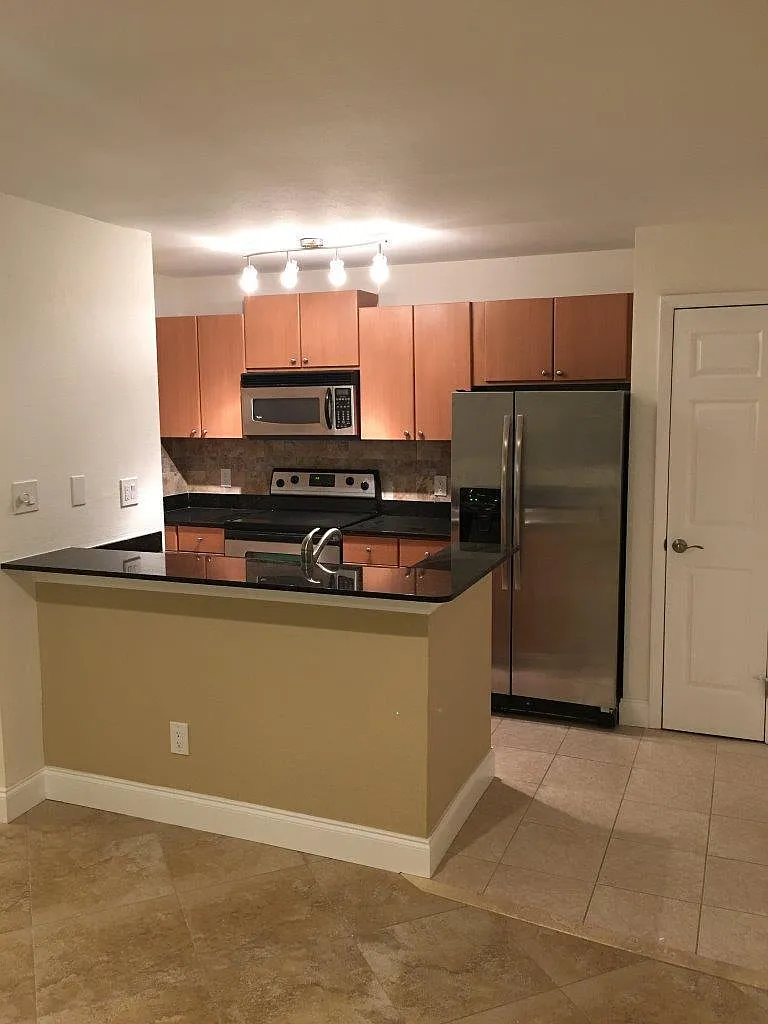 1 bed, 1.0 bath, 636 sqft, $1,850 — Photo 3