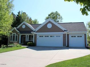 17858 Lost Pond Ln, Spring Lake, MI 49456