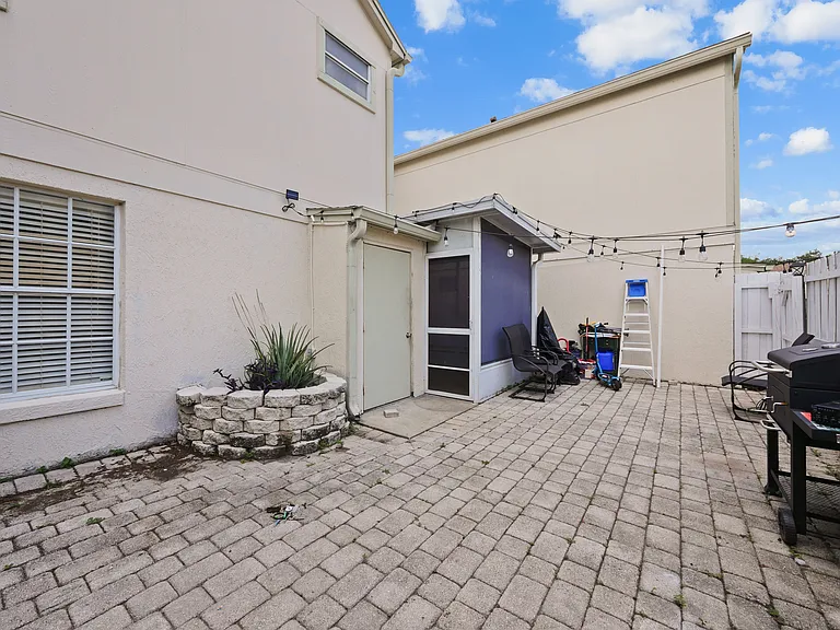 750 Olympic Cir — Photo 16