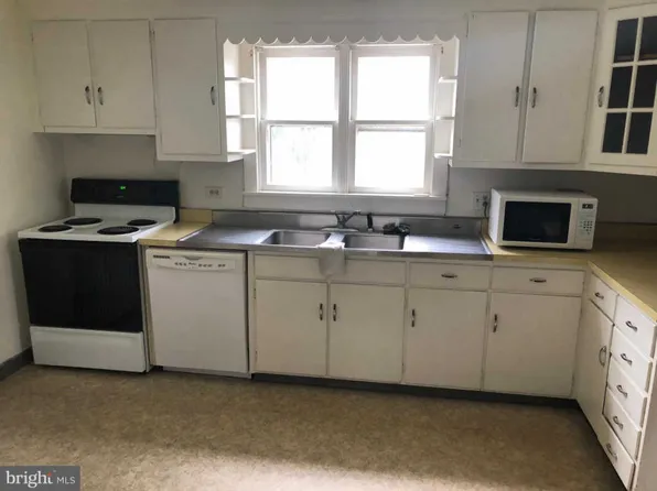 25 Hilltown Pike, Line Lexington, PA 18932