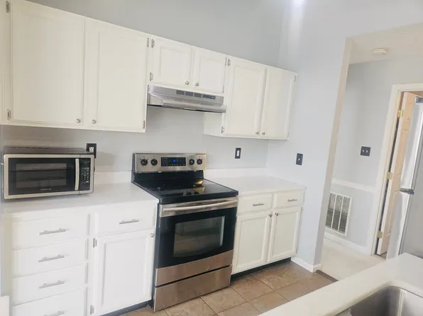 5650 Wade Ct APT L, Frederick, MD 21703