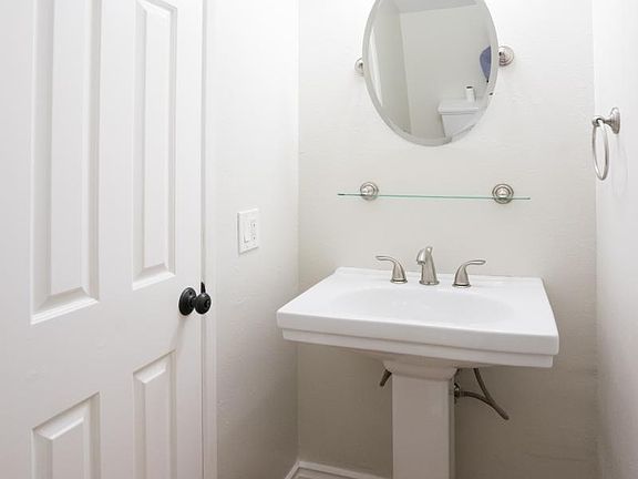 4th image of 240 N Adams St APT 5