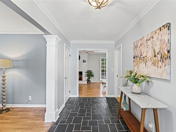 5th image of 5513 N Peachtree Rd