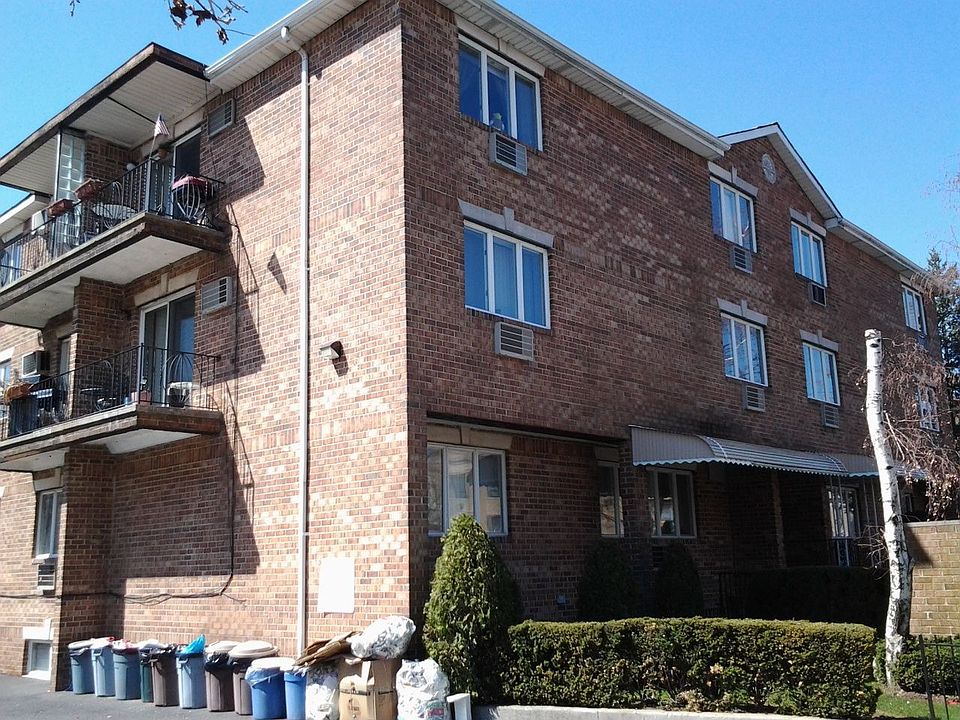 Spacious Condo on 3rd Floor