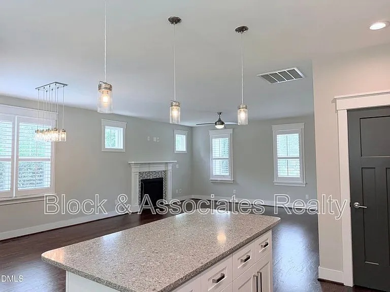 1023 Brighton Rd — Photo 6